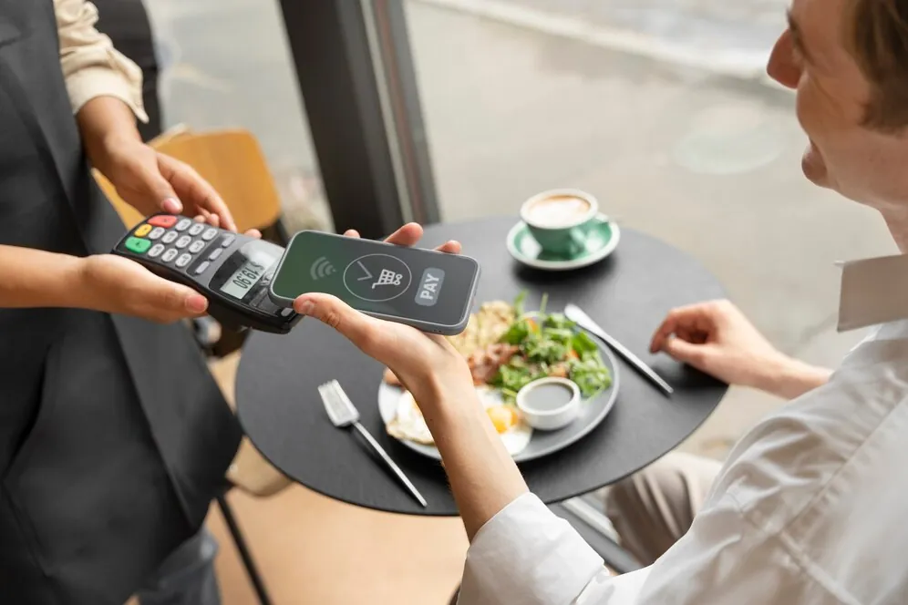 increase your revenue by improving customer experience in restaurants