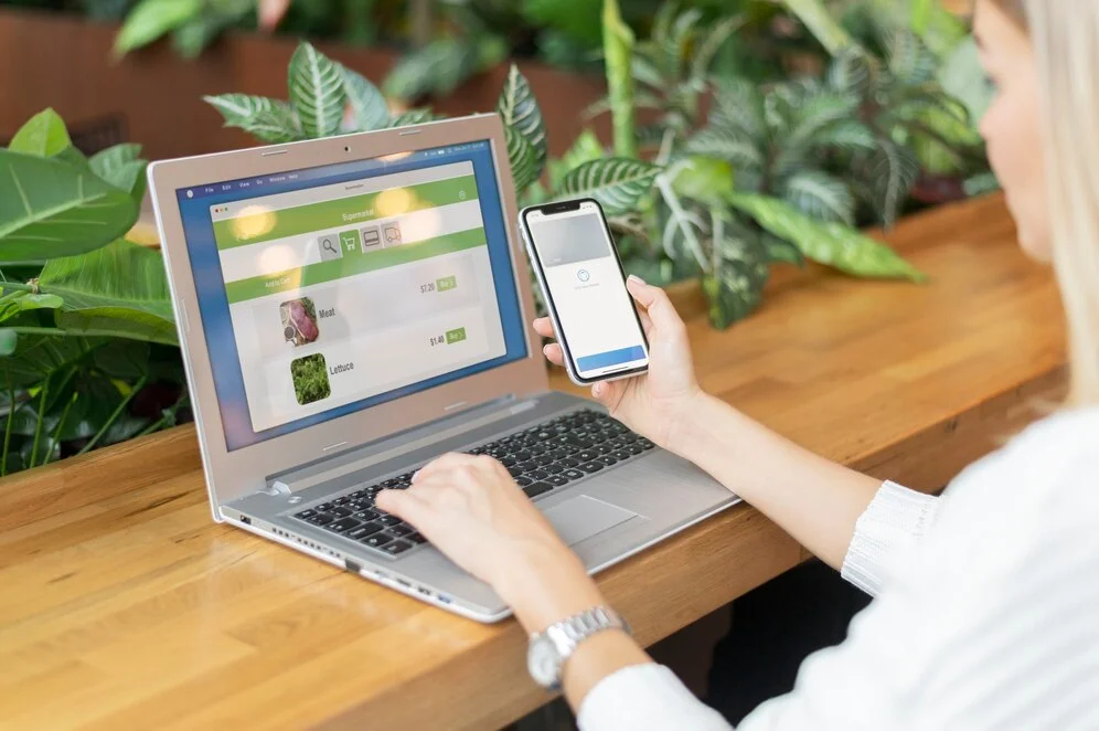 testing a restaurant website design 
